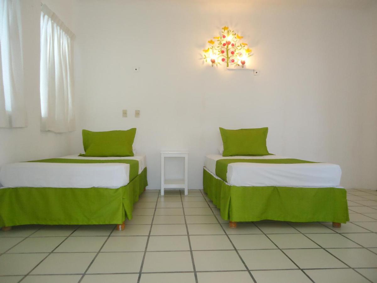 מנסניו Casa Mexicana La Reyna מראה חיצוני תמונה